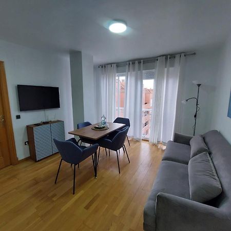 Ferienwohnung Plaza Del Ayuntamiento Con Parking Pondos Linares  Exterior foto